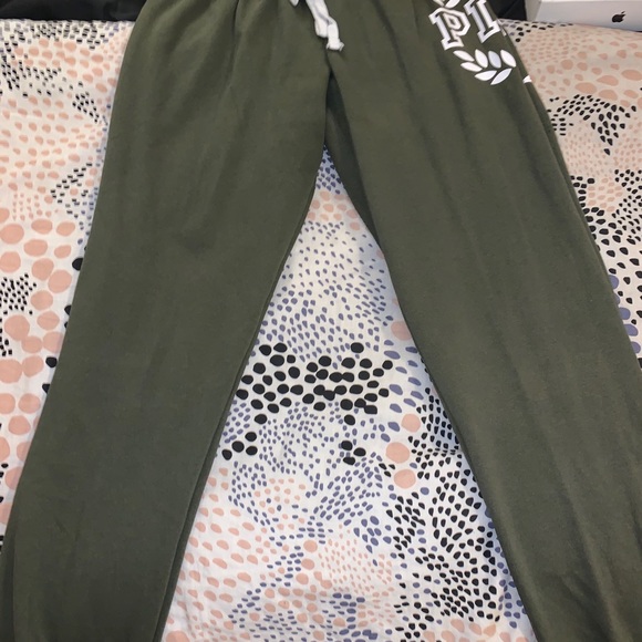 Full zip hoodie and joggers (olive green) - Picture 4 of 5